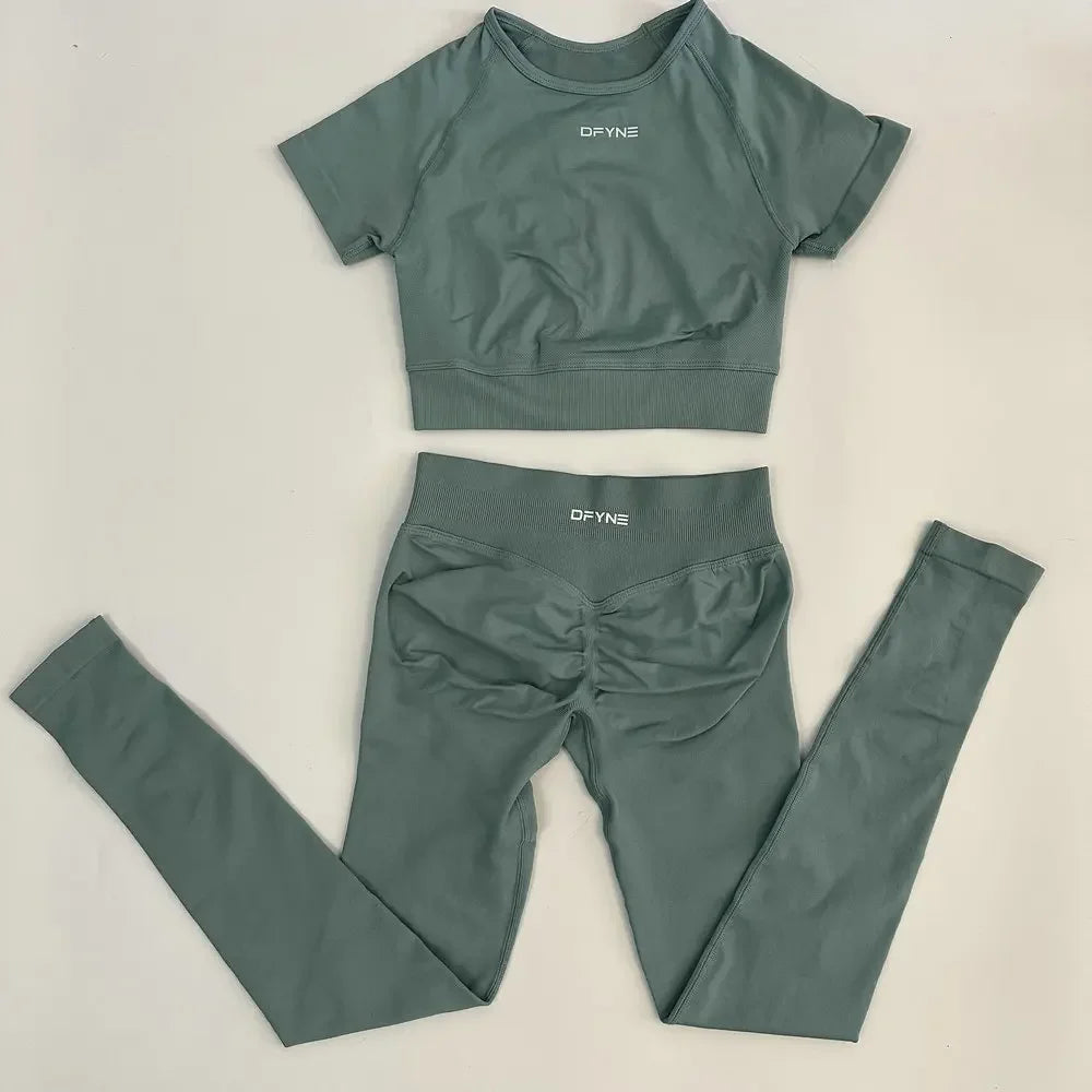 Women's Two-Piece Yoga Fitness Outfit Activewear Set